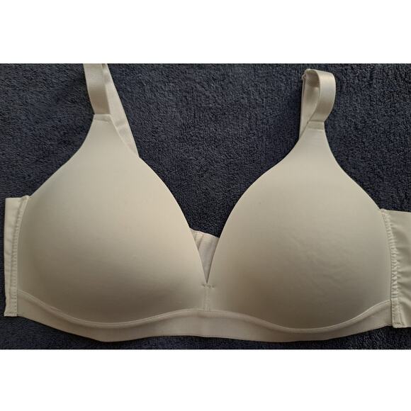 Womens STRM LINE intimates White wireless bra size 40C - Picture 1 of 7